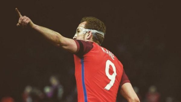 كاين يحتفل بهدفه