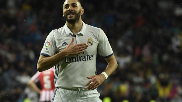 Former Real Madrid manager feels Zinedine Zidane is favouring French striker over Spanish team-mate because of club president's affection