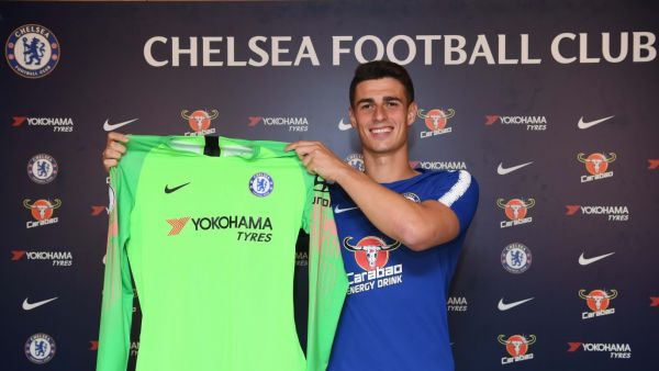 كيبا يعرض قميصه الجديد