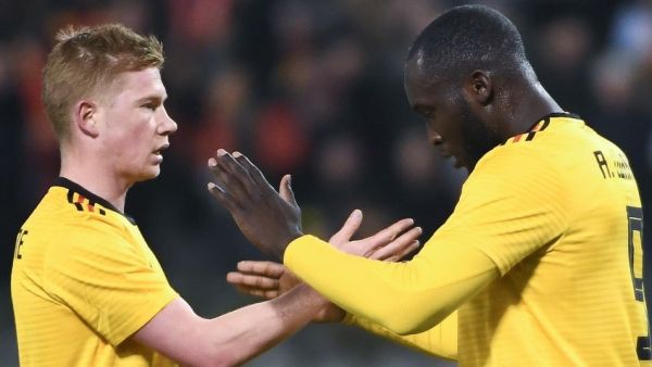 لوكاكو ودي بروينه خلال المباراة