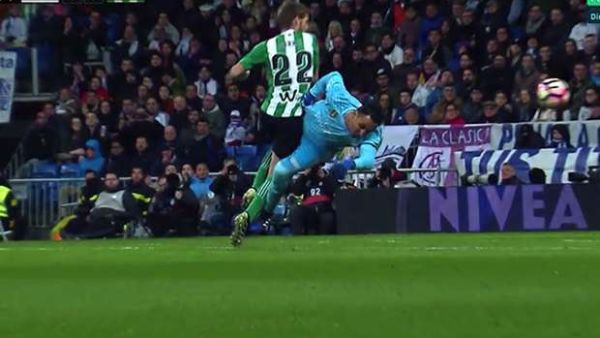 تدخل نافاس العنيف على براساناتش