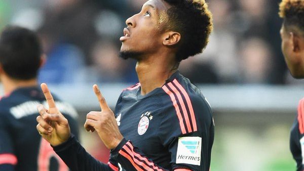 كومان يحتفل بهدفه