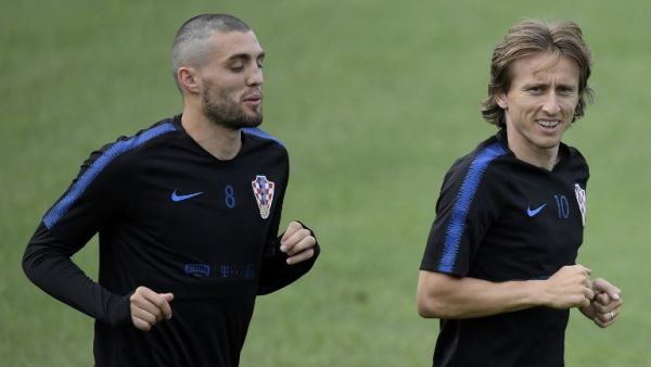 مودريتش وكوفاتشيتش خلال تدريبات منتخبات كرواتيا في كأس العالم 2018