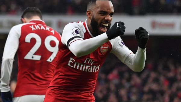 لاكازيت يحتفل بهدفه