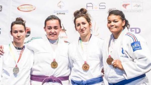 Lama Qubbaj (2nd from left) (Photo: Jordan Olympic Committee)