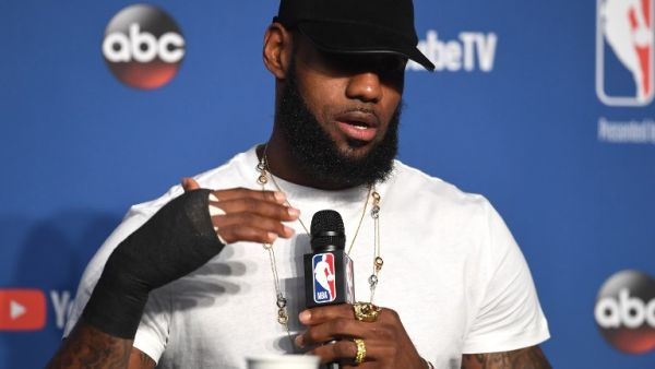 NBA star receives kudos from Melania, Michael Jordan