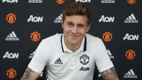 لينديلوف يوقع على عقد انتقاله لمانشستر يونايتد