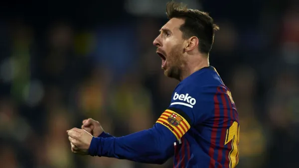 ميسي يتألق ويقود برشلونة للفوز