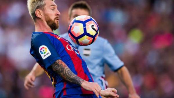 ميسي يتألق ويسجل مرتين قبل اجتماعه بإدغاردو باوزا مدرب الأرجنتين الساعي إلى إعادته للمنتخب