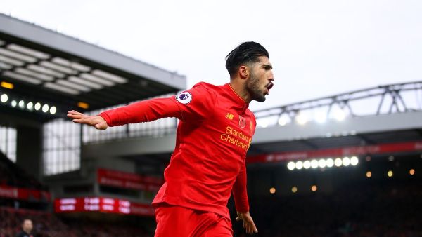 كان يحتفل بهدفه