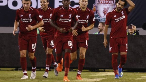 محمد صلاح (يمين) يقود ليفربول مجدداً