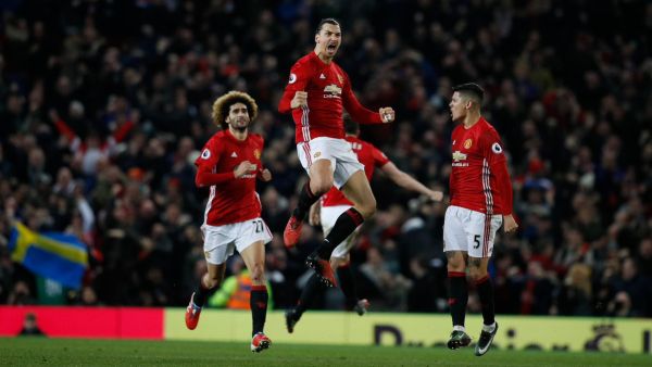 إبراهيموفيتش (وسط) يواصل تألقه وينقذ مانشستر يونايتد من الخسارة