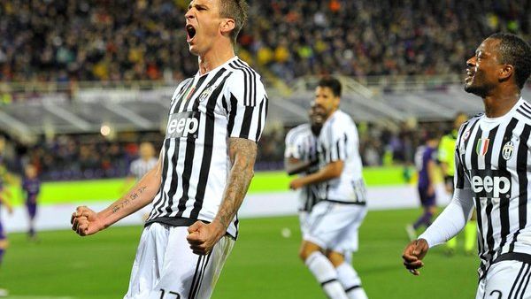 ماندجوكيتش يحتفل بهدفه