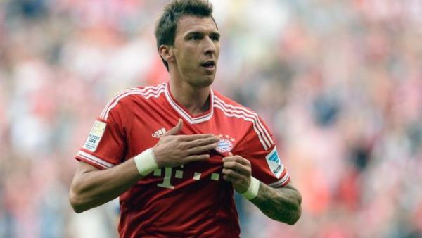 Arsenal and Manchester United to battle over Bundesliga star