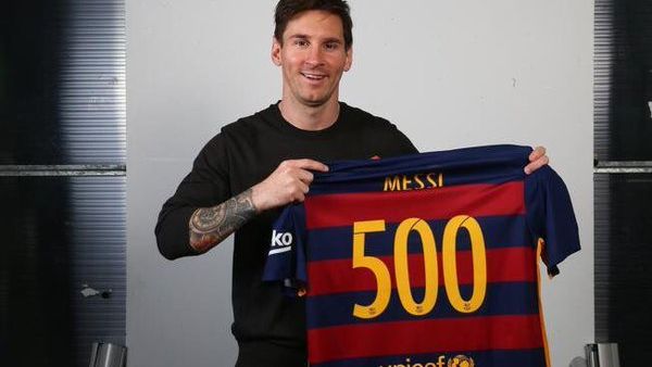 ميسي وقميص هدفه الـ 500