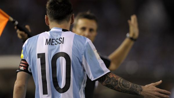 إيقاف ميسي المثير للجدل يشعل عالم كرة القدم