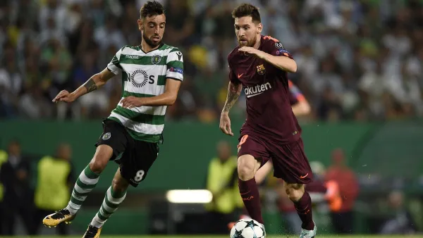 ليونيل ميسي نجم برشلونة خلال المباراة