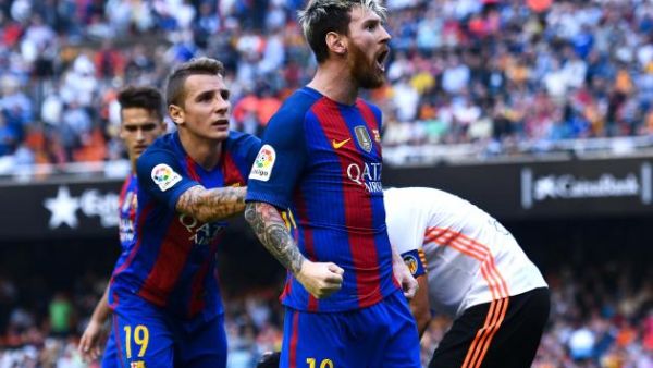 ميسي يوجه الإهانات لجماهير برشلونة وفقاً للتقارير الإعلامية