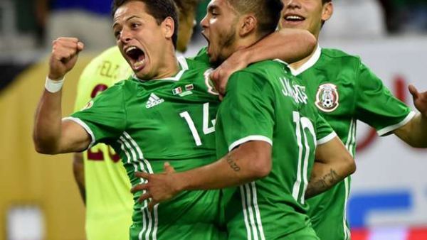 فرحة خيسوس كورونا وخافيير هيرنانديز بالهدف المكسيكي والتأهل