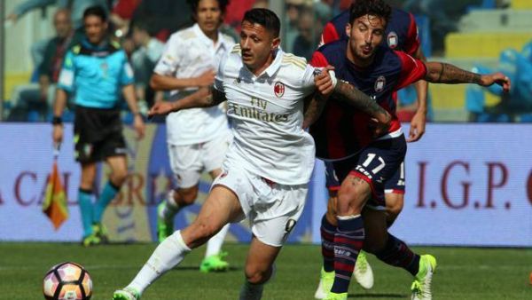 من مباراة الفريقين