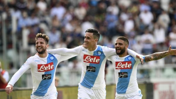 نجوم نابولي يحتفلون بالفوز الكبير