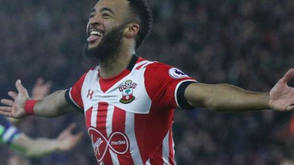 ريدموند يحتفل بهدفه