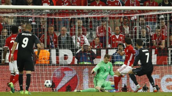 لحظة تسجيل هدف ريال مدريد الثاني