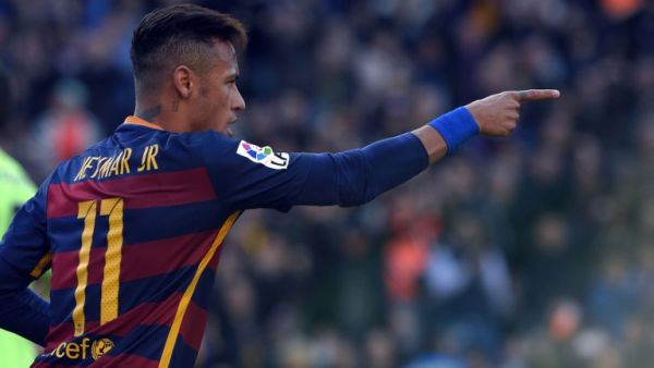 نيمار العائد يقود برشلونة لفوز ساحق