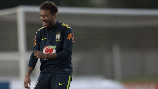 نيمار خلال تدريبات منتخب البرازيل