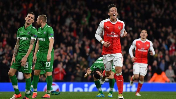 أوزيل يتألق ويسجل ثلاثية (هاتريك)