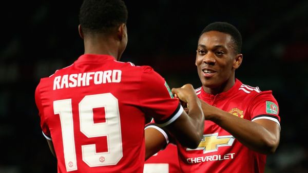 مارسيال (يمين) وراشفورد يحتفلان خلال المباراة