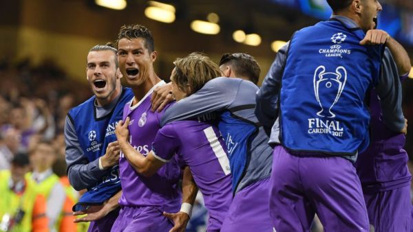 لاعبو ريال مدريد يحتفلون بالفوز التاريخي