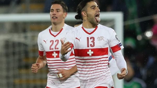 رودريغيز يحتفل بهدفه