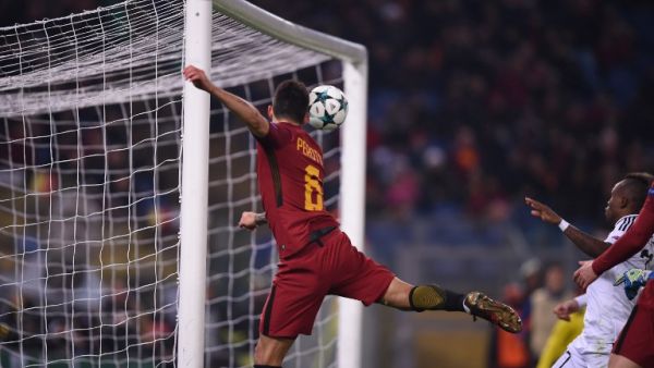 بيروتي لحظة تسجيله هدف فوز روما