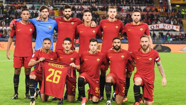 فريق روما الذي خاض اللقاء