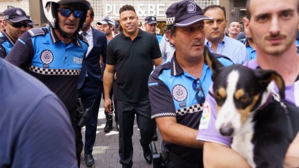 رونالدو بعد استحواذه على النسبة الأكبر في النادي