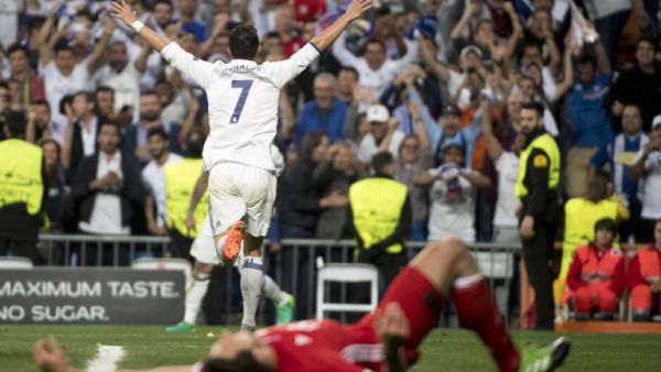 رونالدو يحتفل وسط خيبة أمل ماتس هوميلز مدافع بايرن ميونيخ