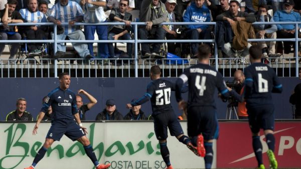 رونالدو يحتفل بهدفه