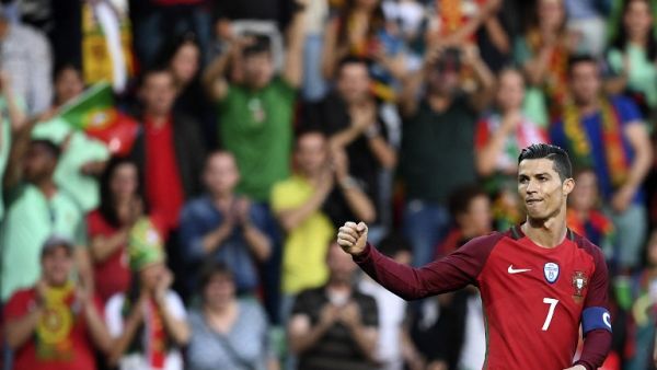 رونالدو يحتفل بهدفه الذي لم يكن كافياً