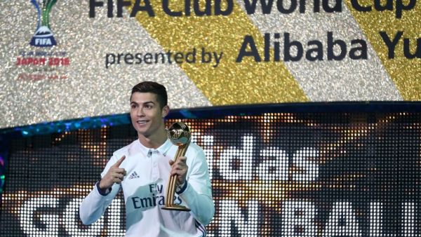 رونالدو يحتفل بهدفه