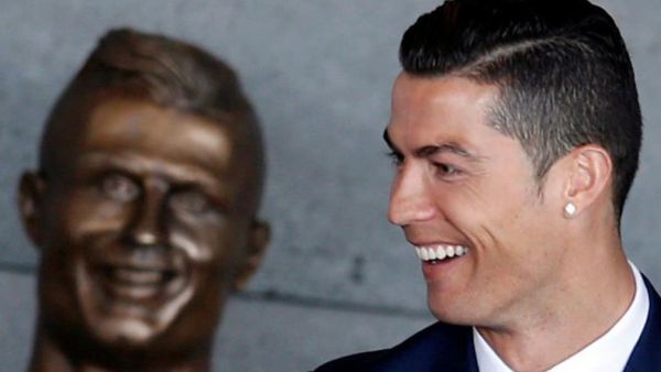 رونالدو وتمثاله غير المتناسق