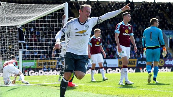 روني يحتفل بهدفه