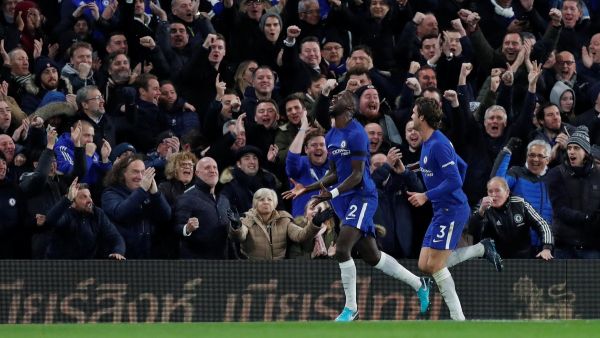 روديغر يحتفل بهدفه أمام جماهير تشيلسي