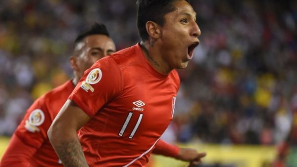 رويدياز يحتفل بهدفه