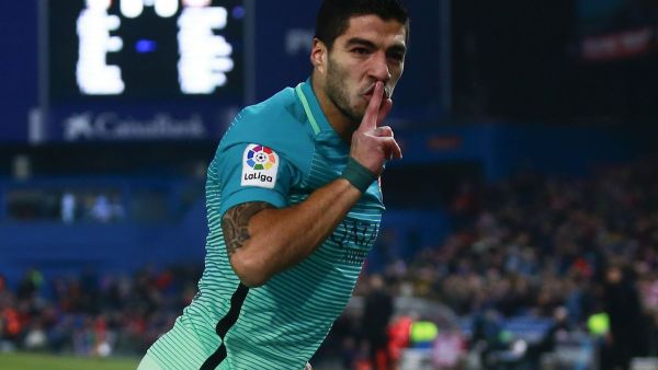 سواريز يقود البارسا لفوز غالٍ ذهاباً على أتلتيكو