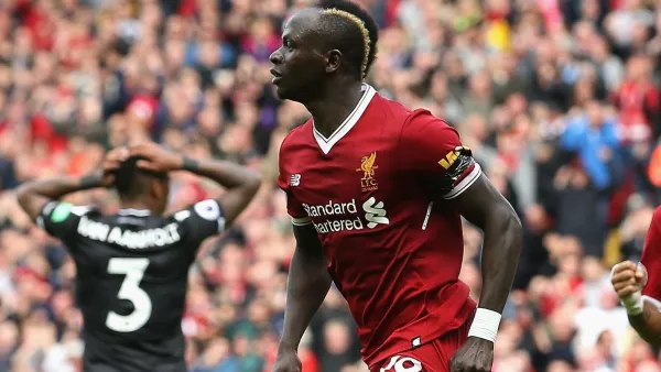 ماني بعد تسجيله هدف فوز ليفربول (الصورة: جول)