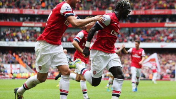 Bacary Sagna signs three-year 120,000 pounds-a-week deal with Manchester City