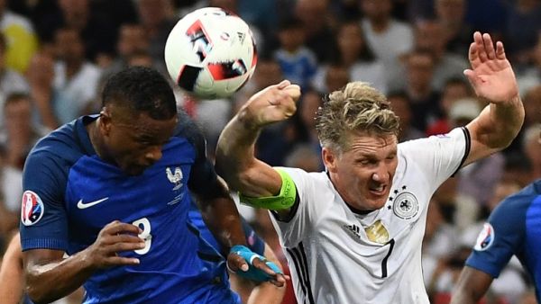 شفاينشتايغر ولمسة اليد التي منحت فرنسا هدفها الأول