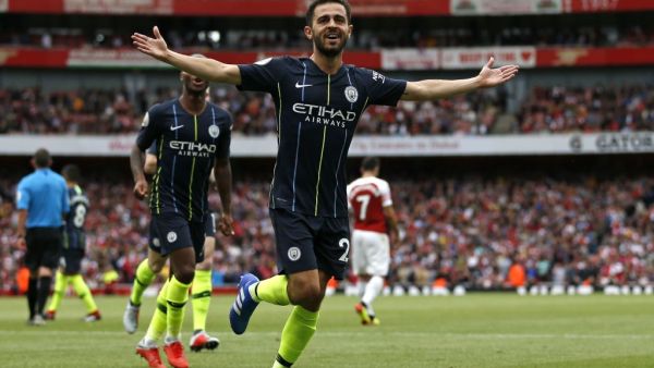 سيلفا يحتفل بهدفه