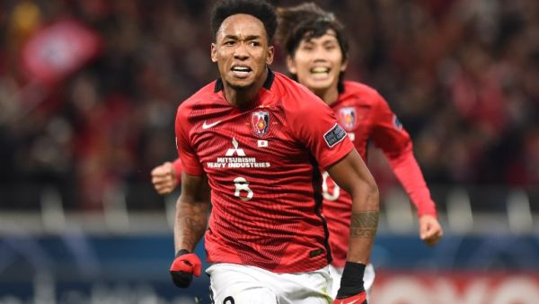 Urawa Red Diamonds' forward Rafael Da Silva (L) celebrates scoring with midfielder Yosuke Kashiwagi during the second leg of the AFC Champions League football final between Japan's Urawa Red Diamonds and Saudi Arabia's Al Hilal in Saitama on November 25, 2017.
Kazuhiro NOGI / AFP